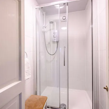 1 Bed In Keswick 28382 *